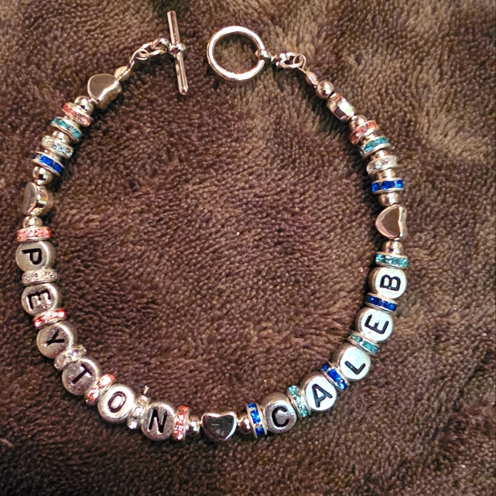Handmade name bracelets - Picture 2 of 6
